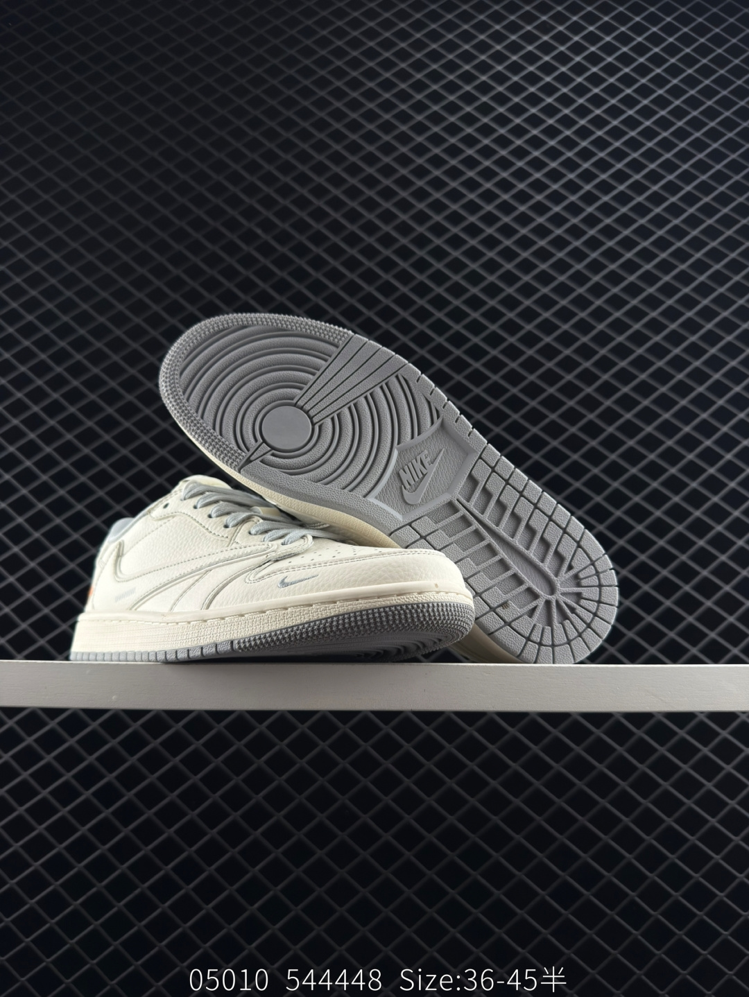 Nike AIR JORDAN 1 RETRO LOW